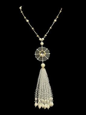 Catwalk Jon Elegant Pearl Tassel Pendant Necklace - Gold & Silver